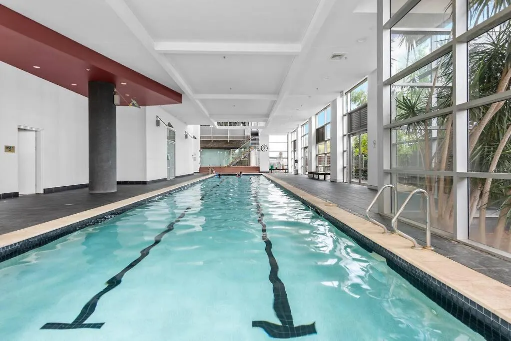 Spacious & Peaceful! 1Bed/2Bath/1Car ~ Cbd Brisbane